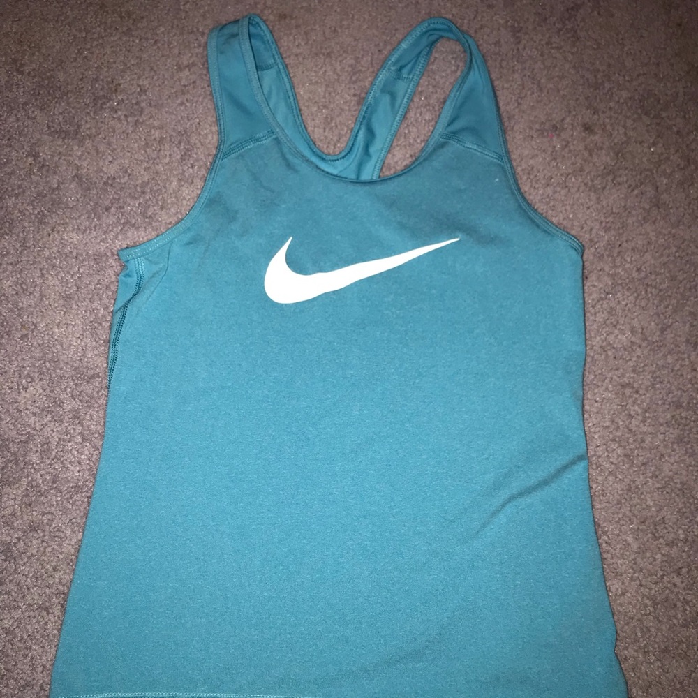 NIKE WORKOUT TANK